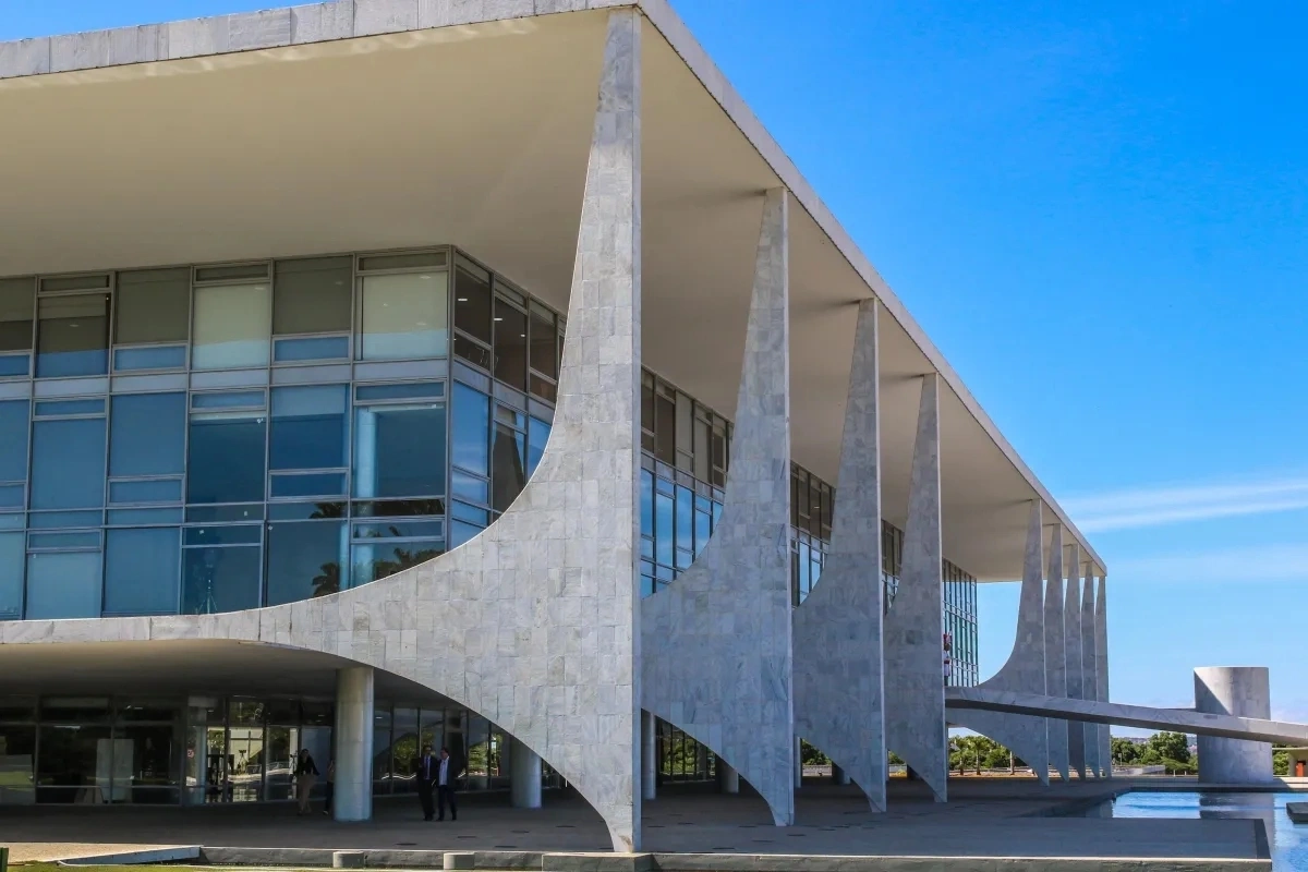 Planalto vê chance remota de aprovar fim da escala 6x1 antes das eleições