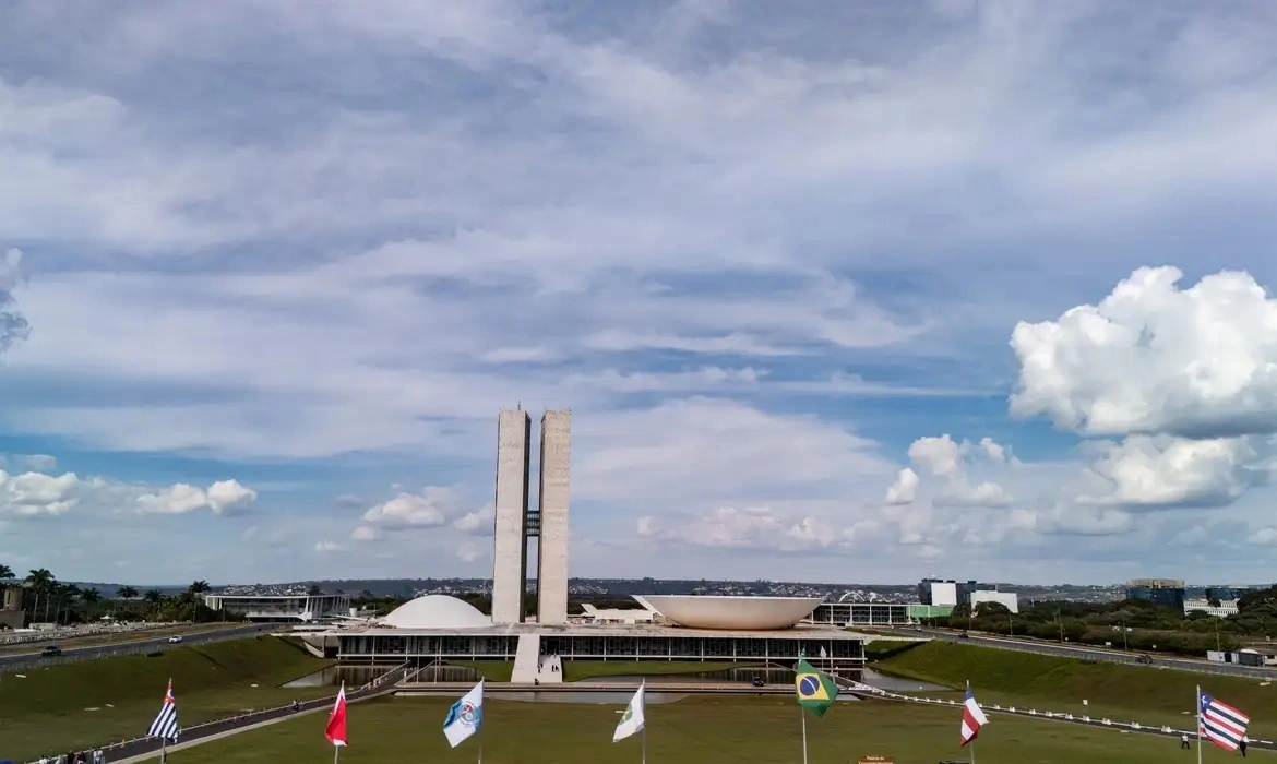 CCJ da Câmara aprova fim da aposentadoria compulsória de juízes