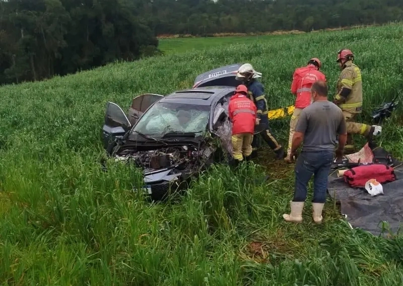 Motorista morre após carro invadir pista contrária na BR-158