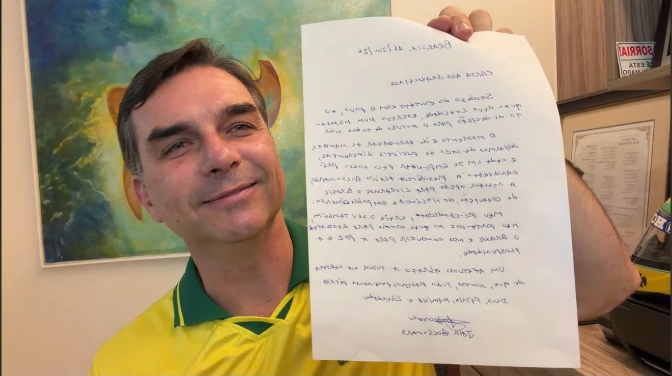 Bolsonaro diz que Flávio é "melhor opção" para a Presidência em carta