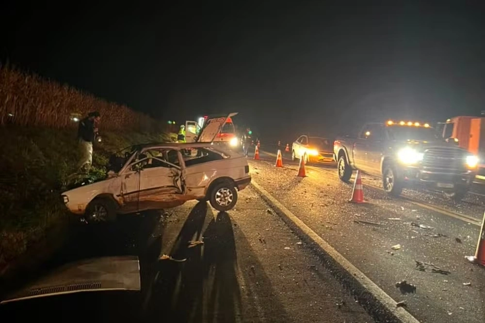Criança fora da cadeirinha morre em acidente envolvendo três carros no Paraná