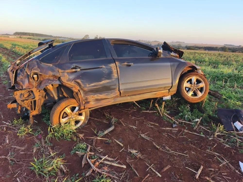 Motorista fica ferido após capotamento no Contorno Oeste de Marechal Rondon