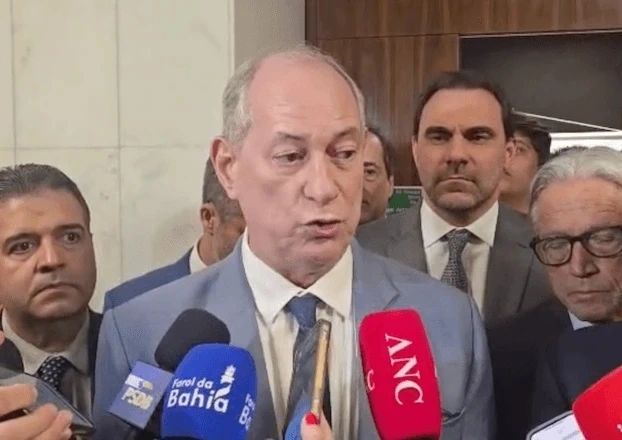 Ciro Gomes cogita apoiar Caiado ou Renan Santos para Presidência e evita citar Flávio Bolsonaro