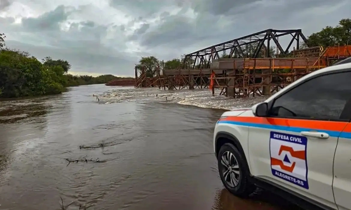 Tempestade e granizo causam prejuízo a 43 municípios no RS
