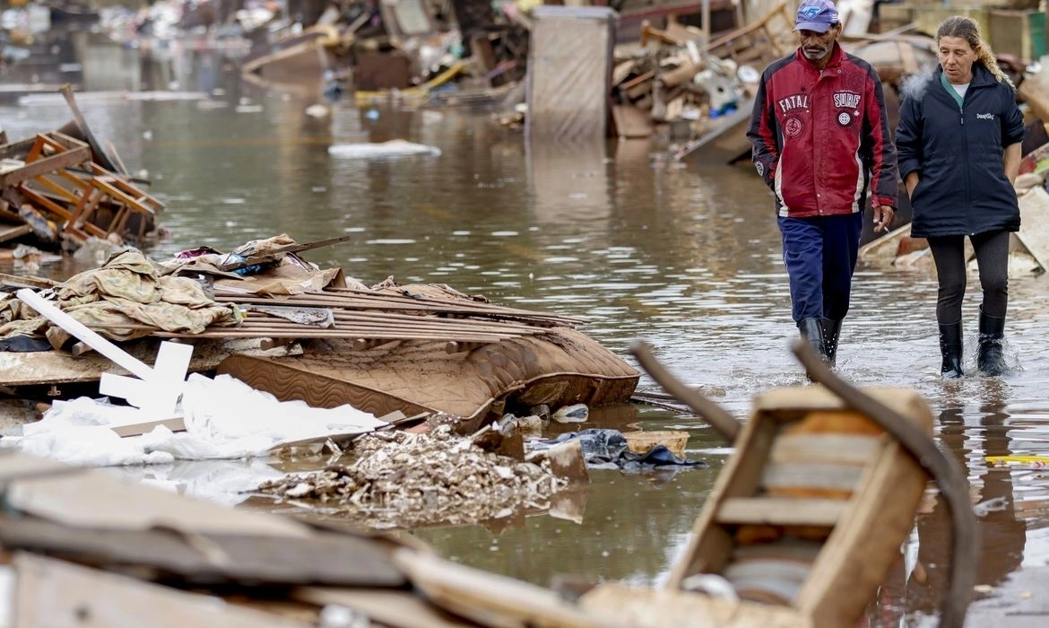 Entre secas e chuvas, El Niño provoca prejuízos de Norte a Sul do país
