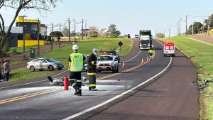 Moto explode após bater contra saveiro na BR-277 em Santa Tereza do Oeste