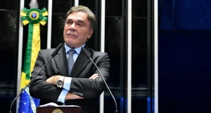 Alvaro Dias anuncia que não será candidato nas eleições de 2026