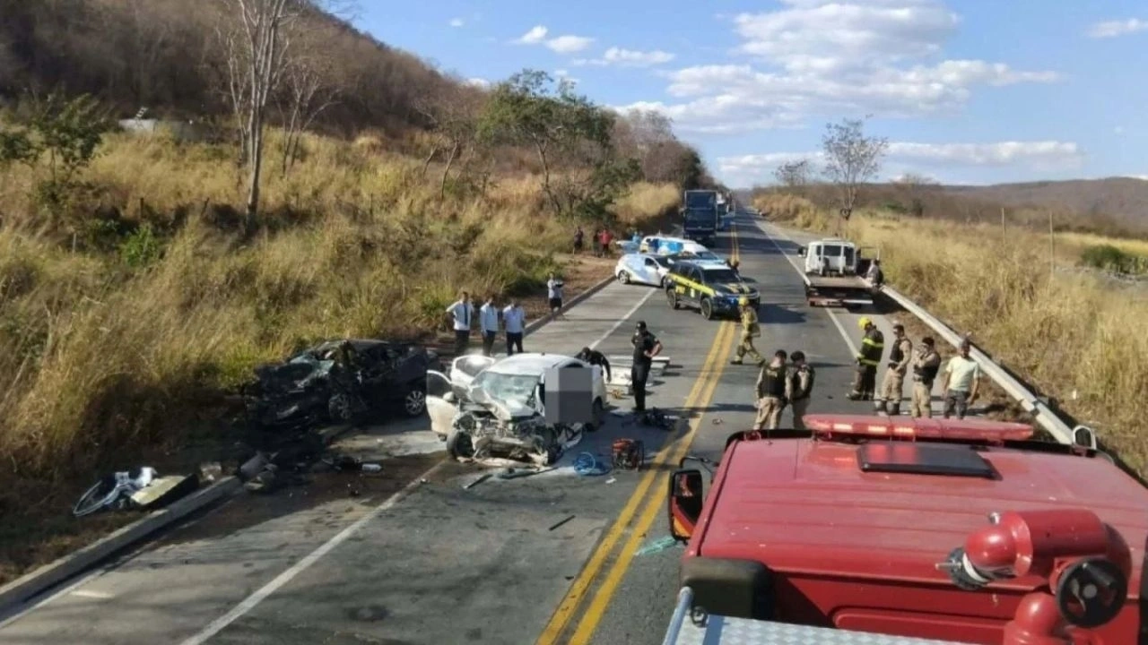 Fuga da PRF termina com acidente que deixa 7 mortos em MG