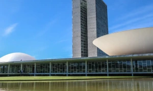 Com apoio do governo, Congresso autoriza gasto de até R$ 7 bi acima do teto