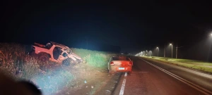 Colisão frontal deixa dois veículos envolvidos na PR-495, em Pato Bragado