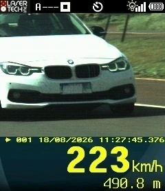 PRF flagra BMW a mais de 200 km/h na BR-163, em Quatro Pontes