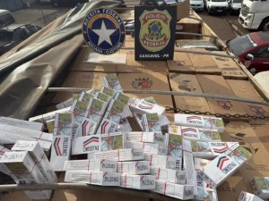 Operação apreende cigarros escondidos em carga de milho no Contorno Oeste de Cascavel