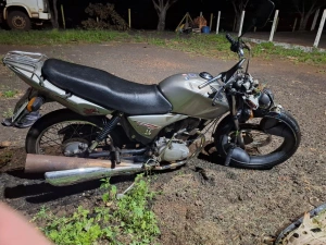 Dois jovens ficam feridos após motocicleta bater contra defensa na PR-491 em Nova Santa Rosa