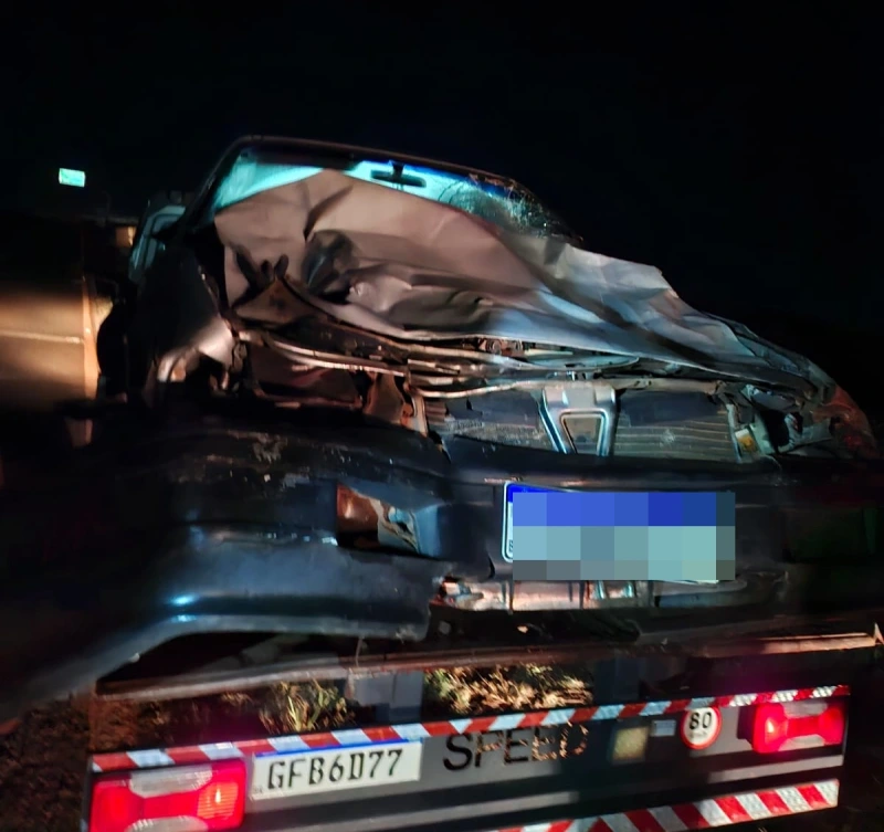 Duas passageiras ficam feridas após carro atropelar bovino na PR-581