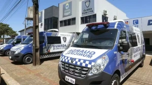 Criança de 6 anos é colocada sozinha em carro de aplicativo, mas ninguém a recebe e ela vai para abrigo em Cascavel