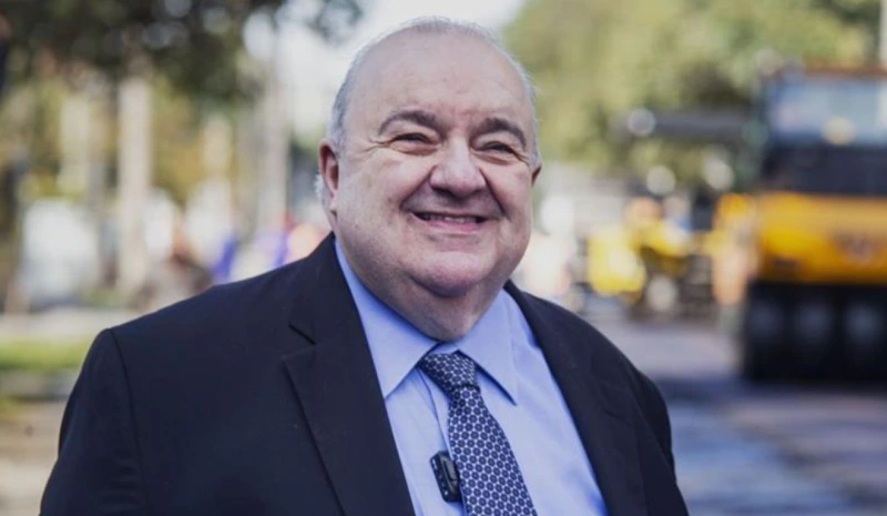 Rafael Greca sofre queda durante agenda de campanha em Maripá e cancela compromissos