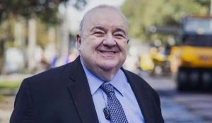 Rafael Greca sofre queda durante agenda de campanha em Maripá e cancela compromissos