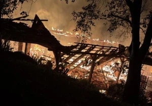 Dono relata prejuízo de R$ 2 milhões após incêndio destruir restaurante em Toledo