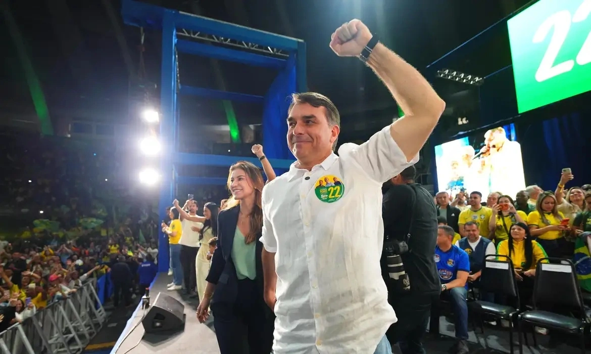 Flávio Bolsonaro avança em segmentos onde antes Lula reinava absoluto