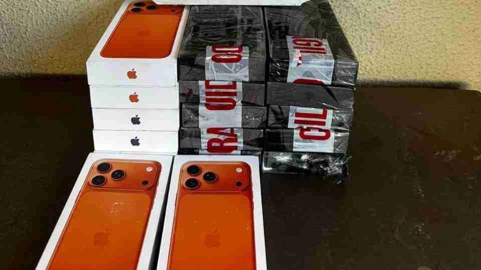Duas mulheres são flagradas com 15 iPhones escondidos no corpo em ônibus em Assis Chateaubriand