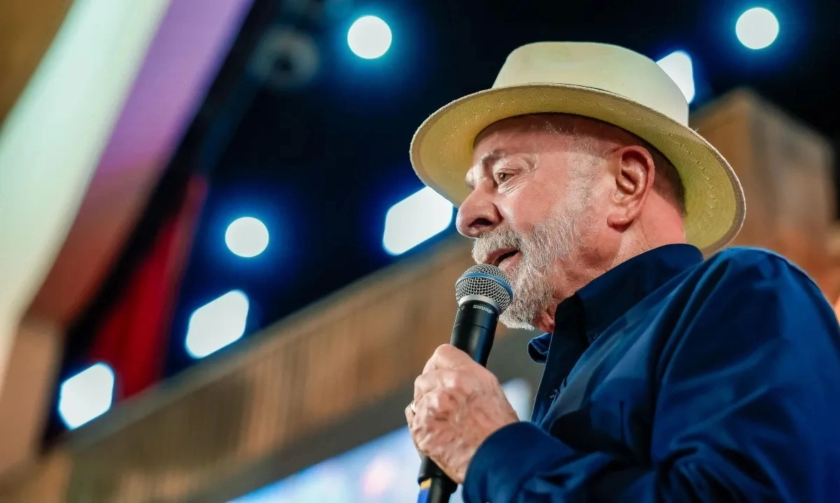 Entorno de Lula lamenta pedido de vista de Dino e prevê desafio à campanha