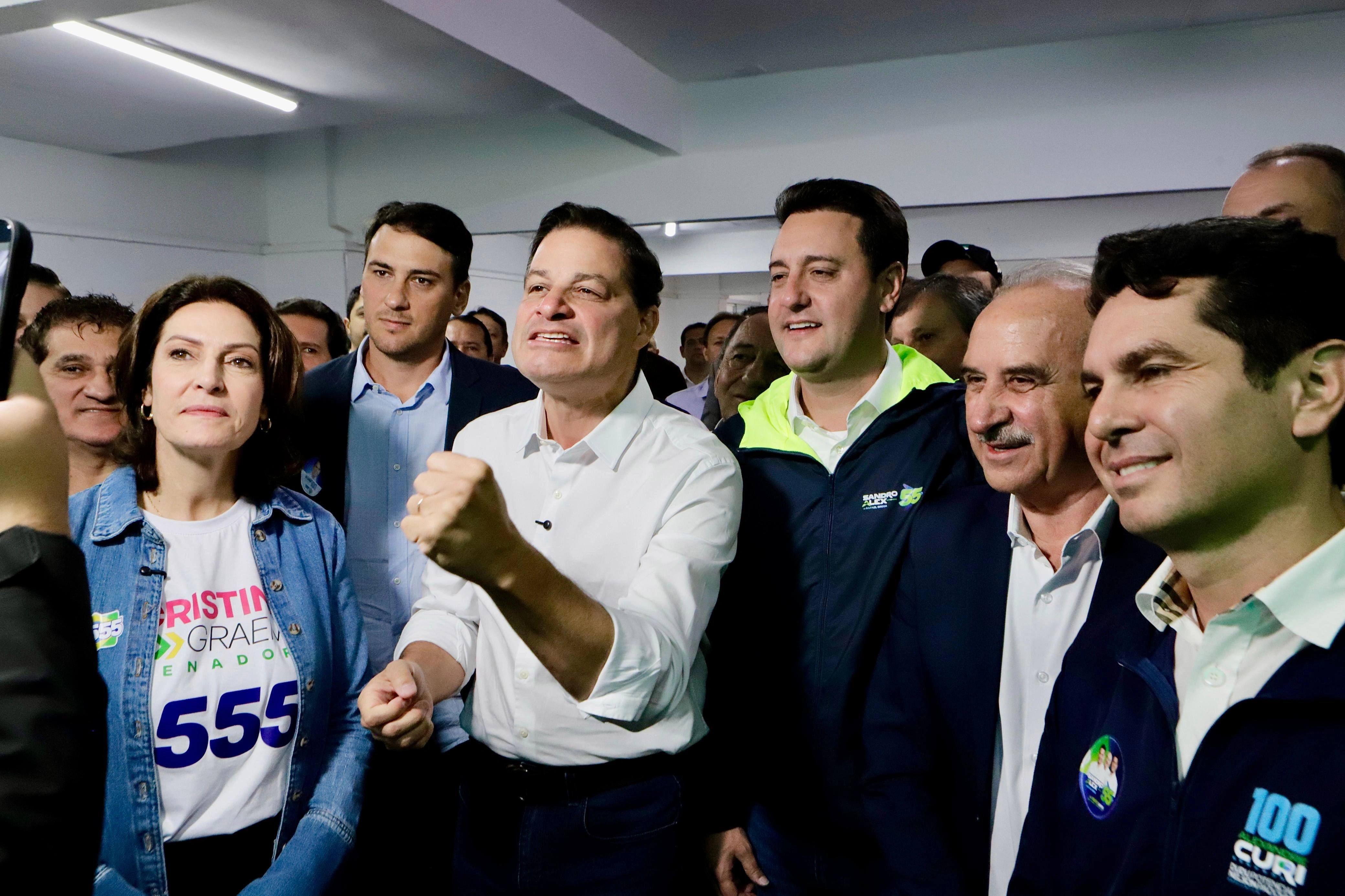 Ao lado de Ratinho Junior, Sandro Alex reúne 53 prefeitos da região Oeste e apresenta novos projetos