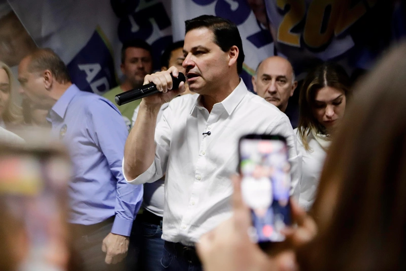 Justiça proíbe Sandro Alex de usar Jair Bolsonaro em propaganda eleitoral