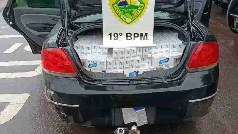 Motorista foge da PM, bate em carro e é preso com cigarros contrabandeados na BR-163, em Toledo