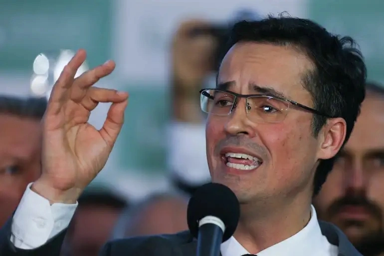 “Hoje é a minha candidatura. Amanhã pode ser qualquer cidadão”, diz Dallagnol após decisão do TSE