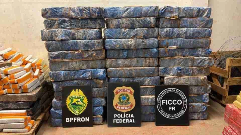 Ação integrada apreende 708 quilos de maconha e duas armas em chácara em Toledo