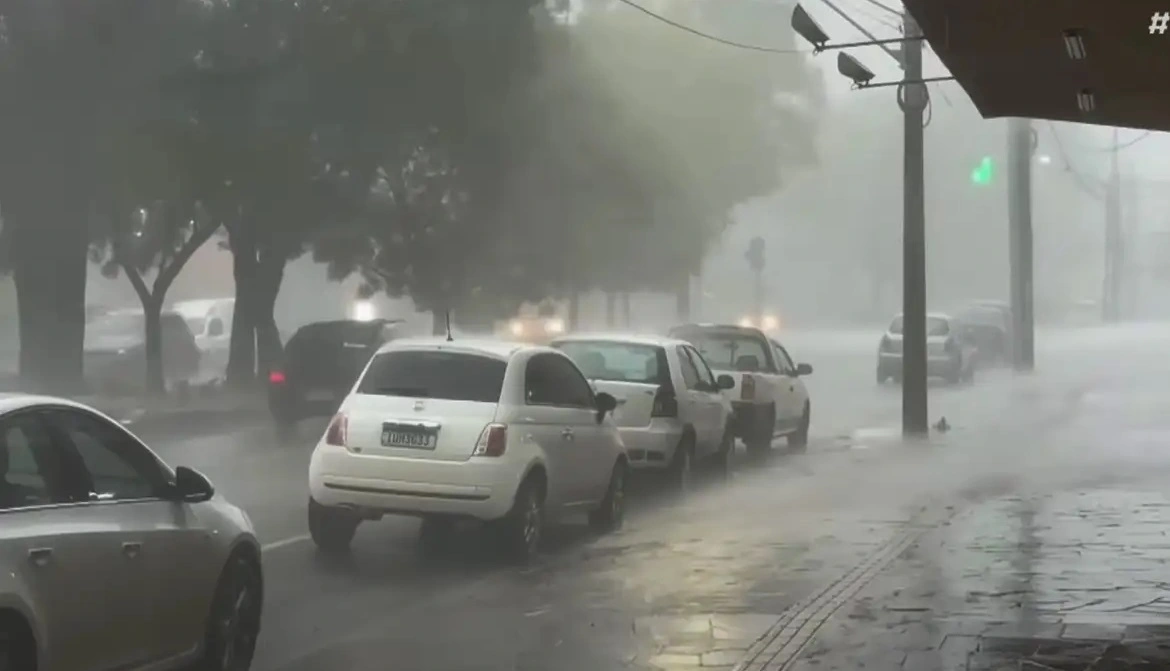 Primavera começa nesta terça-feira (22) com previsão de chuva e temperaturas acima da média no Paraná
