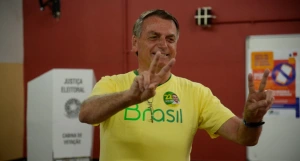 TSE libera uso de santinhos com imagem de Jair Bolsonaro para outros candidatos