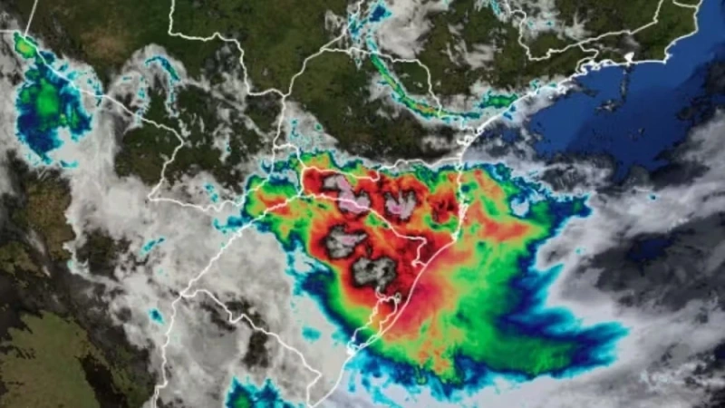 Ciclone pode provocar tempestades fortes com ventos de até 100 km/h no Paraná