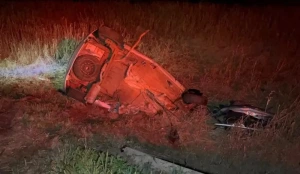 Motorista morre e carro ficar destruído em colisão na BR-277