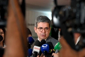 Líder do governo Lula é derrotado no Amapá