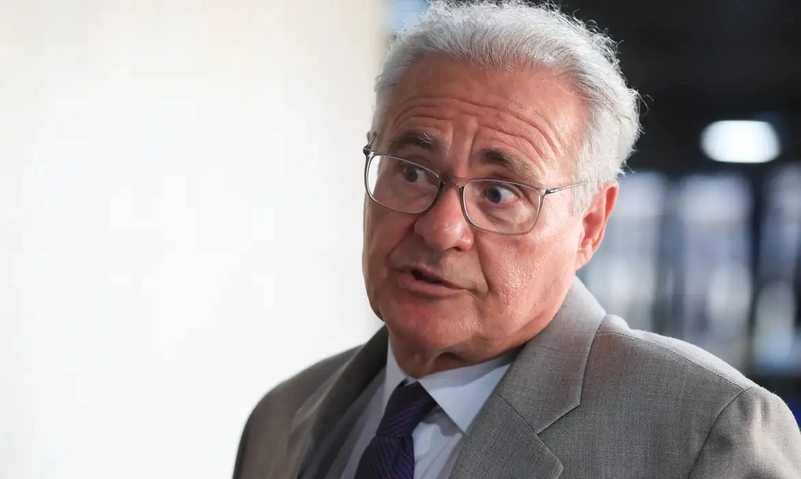 Renan Calheiros fica fora do Senado após mais de 30 anos