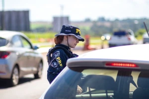 Trânsito - PRF reforça fiscalização no PR durante feriado de Nossa Senhora Aparecida