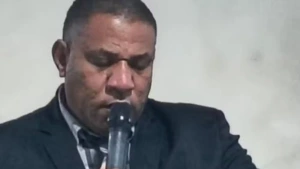 RS - Pastor é morto a tiros dentro de igreja evangélica; suspeitos invadiram o local encapuzados