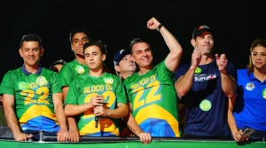 Sul - Flávio Bolsonaro deve visitar Curitiba no próximo fim da semana em evento de campanha