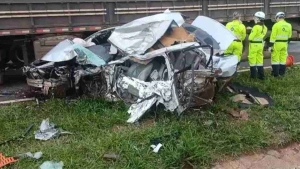 Trânsito - Duas pessoas morrem em acidente na BR-163 em Toledo