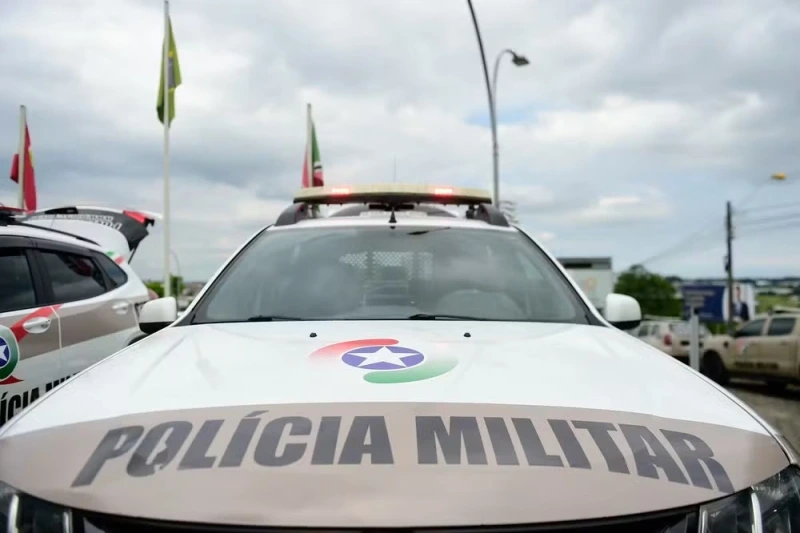 SC - Mulher é morta a tiros pelo ex-companheiro na frente dos filhos
