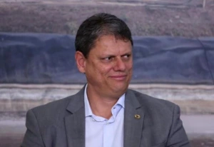 Eleições - Tarcísio admite chances de disputar Presidência em 2030